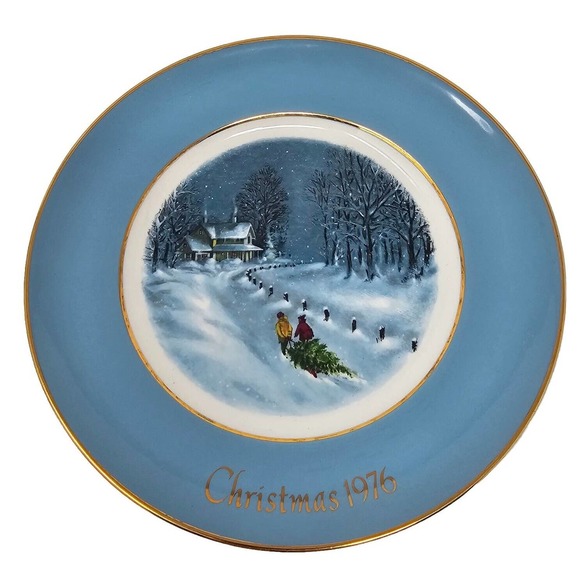 Avon 1976 Christmas Plate Series Third Ed. Bringing Home The Tree Enoch Wedgwood - Picture 1 of 3